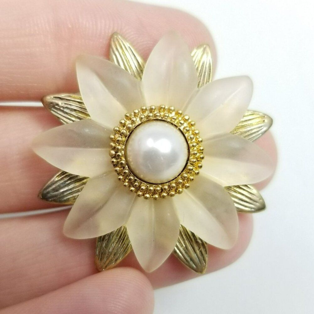 Vintage Flower Brooch, Gold Tone Faux Pearl Daisy Floral, Star Logo, Estate